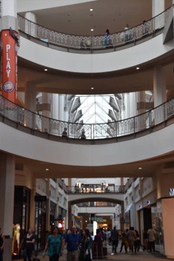 Providence, Rhode Island - Ağustos 12: Providence yer Mall Rhode Island, 12 Ağustos 2017 üzerinde görüldüğü gibi. 1.4 milyon metrekare ayak tesis 1999 460 milyon $ bir maliyetle inşa edilmiştir.