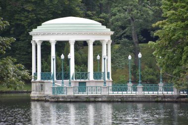 Providence, Rhode Island 'daki Rogers Williams Parkı' nda orkestra şefi.