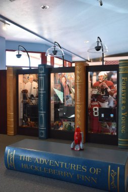 Ogden, Ut - Ağustos 24: Treehouse Müzesi Ogden, Utah, 24 Ağustos 2017 üzerinde görüldüğü gibi. Bu çocuklar el üzerinde etkinlikler ve sergiler bir hikaye adım teşvik okuma odaklı müzesidir.