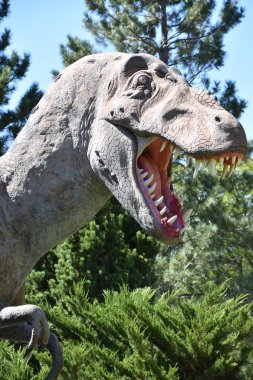 Ogden, Utah - Ağustos 26: George S. Eccles dinozor Parkı Ogden, Utah, 26 Ağustos 2017 üzerinde görüldüğü gibi. 100'den fazla dinozor yinelemeler, artı bir müze eller faaliyetleri ile 5 dönümlük park özellikleri.