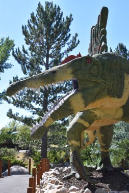 Ogden, Utah - Ağustos 26: George S. Eccles dinozor Parkı Ogden, Utah, 26 Ağustos 2017 üzerinde görüldüğü gibi. 100'den fazla dinozor yinelemeler, artı bir müze eller faaliyetleri ile 5 dönümlük park özellikleri.