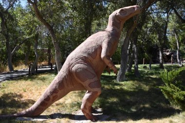Ogden, Utah - Ağustos 26: George S. Eccles dinozor Parkı Ogden, Utah, 26 Ağustos 2017 üzerinde görüldüğü gibi. 100'den fazla dinozor yinelemeler, artı bir müze eller faaliyetleri ile 5 dönümlük park özellikleri.