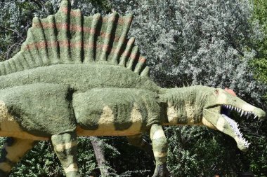 Ogden, Utah - Ağustos 26: George S. Eccles dinozor Parkı Ogden, Utah, 26 Ağustos 2017 üzerinde görüldüğü gibi. 100'den fazla dinozor yinelemeler, artı bir müze eller faaliyetleri ile 5 dönümlük park özellikleri.