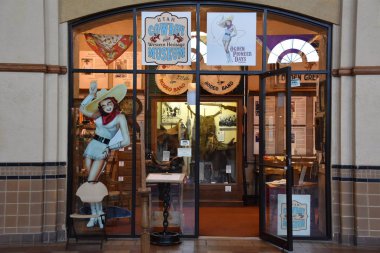 Ogden, Ut - Ağustos 26: Ogden, Utah 26 Ağustos 2017 üzerinde görüldüğü gibi Union istasyonu. Daha önce Union Pacific ve Orta Pasifik Demiryolu..