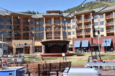 Park City, Ut - Ağustos 29: Kanyonlar Village Park City Utah, 29 Ağustos 2017 üzerinde görüldüğü gibi. Çok sayıda lüks yemek, alışveriş ve konaklama seçenekleri var.