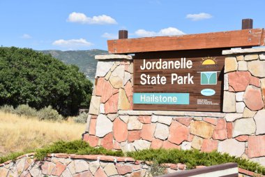 Wasatch, Ut - 27 Ağustos: Jordanelle State Park Wasatch County, Utah, 27 Ağustos 2017 üzerinde görüldüğü gibi. 29 Haziran 1995 tarihinde açıldı.