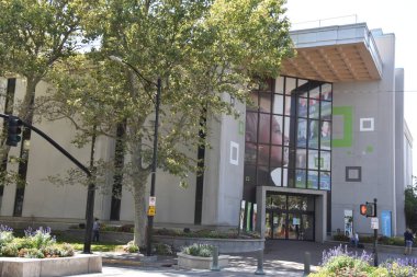 Salt Lake City, Ut - Ağustos 28: Aile Tarih Kütüphane at Temple Square Salt Lake City, Utah, 28 Ağustos 2017 üzerinde görüldüğü gibi. Şecere Araştırma enstitüsüdür.