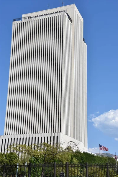 Salt Lake City, Ut - Ağustos 28: At Temple Square 28 Ağustos 2017 üzerinde görüldüğü gibi Salt Lake City, Utah, kilise ofis binası. Yönetimsel destek personeli için yatıyordu Bakanlığı in Church of İsa İsa of Latter-day Saints evler.