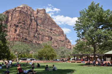 Zion, Ut - Ekim 2: Zion National Park Utah, Eylül 2'de, 2017 görüldüğü gibi. Bir güneybatı Utah doğa koruma ayırt edici dik kırmızı kayalıklarla tarafından olduğunu. 