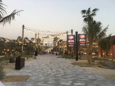 Dubai, Birleşik Arap Emirlikleri - 15 Şubat: La Mer Dubai, BAE, 15 Şubat 2018 üzerinde görüldüğü gibi. Alışveriş ve Jumeirah restoranlarda ile yeni sahil ilçesidir.