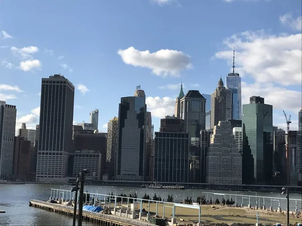 尼唐登岛 3月25日 纽约市史泰登岛的曼哈顿景观 2018年3月25日 — 图库照片