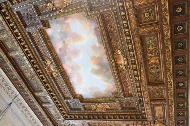 NEW YORK, NY - 7. SEP: New York 'taki New York Halk Kütüphanesi' ndeki Stephen A. Schwarzman Binasında Tavan, 7 Eylül 2019 'da görüldü..