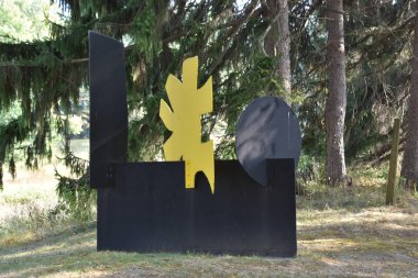 New Windsor, New York 'taki Storm King Sanat Merkezi' nde 22 Eylül 2019 'da Adolph Gottlieb' den Petaloid. Bu belki de ABD 'deki en büyük modern açık hava heykel koleksiyonu..