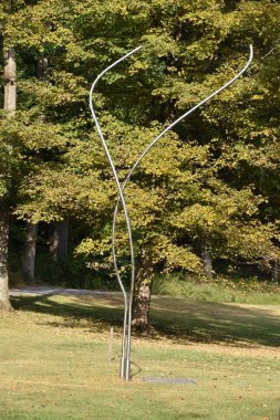 NEW WINDSOR, New York - 22 Eylül 2019 'da New Windsor, New York' taki Storm King Sanat Merkezi 'nde George Cutts' tan Sea Change. Bu belki de ABD 'deki en büyük modern açık hava heykel koleksiyonu..