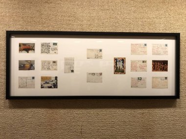 NEW CANAAN, CT - 2 Ekim 2019 'da New Canaan, Connecticut' ta Philip Johnson tarafından The Glass House 'daki Boyama Galerisinin içi.