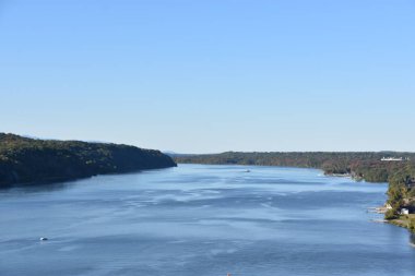 POUGHKEEPSIE, NY - 6 Ekim 2020 'de Poughkeepsie, New York' taki Hudson 'dan 6 Ekim 2020' de görüldüğü gibi.