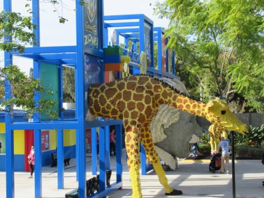 WINTER HAVEN, FL 26: 26 Kasım 2019 'da Florida, Winter Haven' da görülen Legoland tema parkı. Parkların binişlerinin hepsi Lego temalı; birçoğu Lego tuğlalarından yapılmış gibi gösteriliyor..
