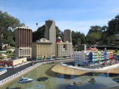 WINTER HAVEN, FL NOV 26: 26 Kasım 2019 'da Florida' daki Legoland tema parkında Miniland USA görüldü. Parkların binişlerinin hepsi Lego temalı; birçoğu Lego tuğlalarından yapılmış gibi gösteriliyor..