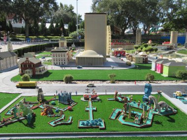 WINTER HAVEN, FL NOV 26: 26 Kasım 2019 'da Florida' daki Legoland tema parkında Miniland USA görüldü. Parkların binişlerinin hepsi Lego temalı; birçoğu Lego tuğlalarından yapılmış gibi gösteriliyor..