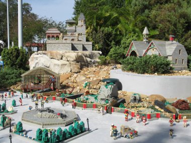 WINTER HAVEN, FL NOV 26: 26 Kasım 2019 'da Florida' daki Legoland tema parkında Miniland USA görüldü. Parkların binişlerinin hepsi Lego temalı; birçoğu Lego tuğlalarından yapılmış gibi gösteriliyor..