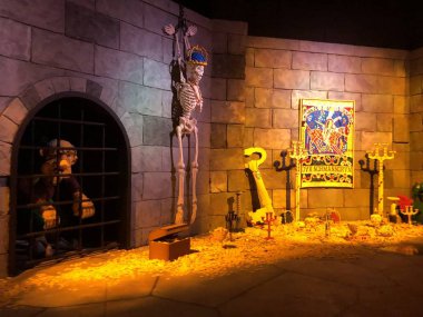 WINTER HAVEN, FL NOV 26: 26 Kasım 2019 'da görülen Winter Haven, Florida' daki Legoland tema parkında Ejderha gezisi. Parkların binişlerinin hepsi Lego temalı; birçoğu Lego tuğlalarından yapılmış gibi gösteriliyor..