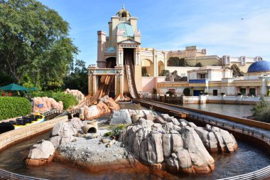 27 Kasım 2019 'da SeaWorld Orlando, Florida' da Atlantis 'e yolculuk. Canlı gösterileri, eğlenceleri, gezintileri ve hayvan sergileriyle bir tema ve deniz zooloji parkı..