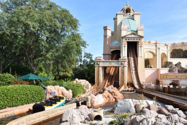 27 Kasım 2019 'da SeaWorld Orlando, Florida' da Atlantis 'e yolculuk. Canlı gösterileri, eğlenceleri, gezintileri ve hayvan sergileriyle bir tema ve deniz zooloji parkı..