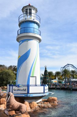 Florida, SeaWorld Orlando 'daki Deniz feneri, 27 Kasım 2019' da görüldüğü gibi. Bu bir tema ve deniz zooloji parkı. Canlı gösteriler ve gezintiler ve hayvan sergileri de dahil olmak üzere birçok eğlence alanı var..