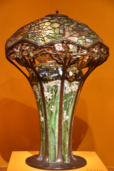 Winter Park Nov Lamps Lighting Louis Comfort Tiffany 位于佛罗里达州冬季公园的查尔斯霍斯默莫尔斯美国艺术博物馆 2019年11月29日展出 — 图库照片