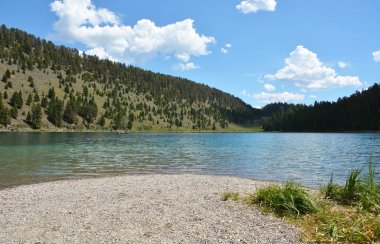 Yellowstone Ulusal Parkı 'ndaki göl