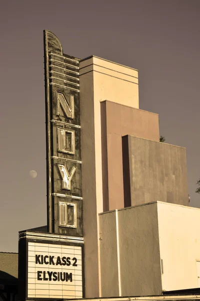 Willits cinema em tom sépia em 15 de agosto de 2013. Willits é uma cidade localizada no estado americano da Califórnia, no condado de Mendocino. — Fotografia de Stock