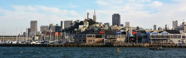 San Francisco Skyline am 17. August 2013 — Stockfoto