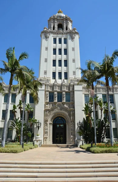 City hall of the Beverly Hills, Ca 21 августа 2013. Беверли-Хиллз славится на весь мир своей культурой и знаменитыми жителями — стоковое фото