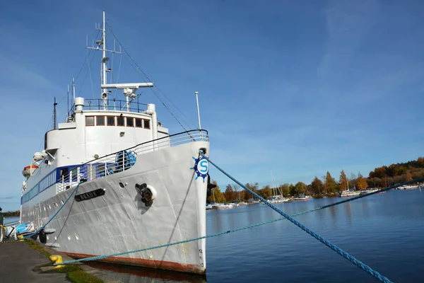 Grande navio de cruzeiro no porto de Lappeenranta — Fotografia de Stock