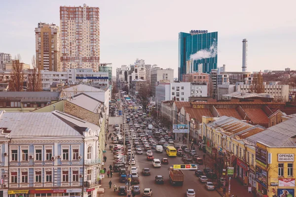 Вид сверху на улицы города — стоковое фото