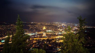 Mtatsminda dağın görüntülemek