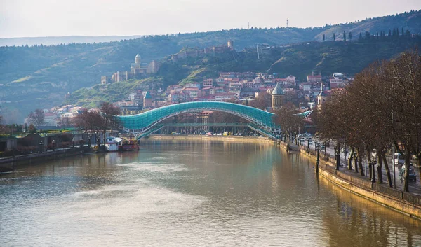 Friedensbrücke in Tiflis — Stockfoto