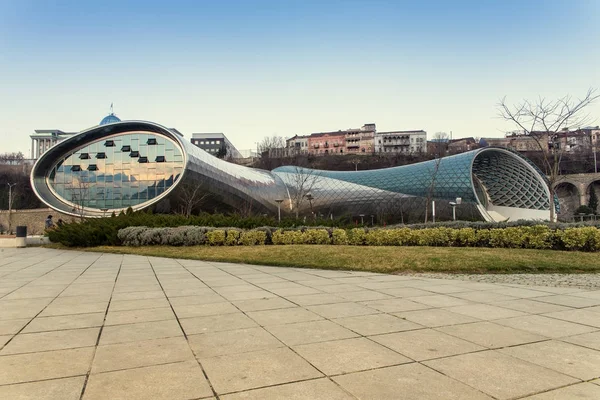 Edifício moderno em Tbilisi — Fotografia de Stock