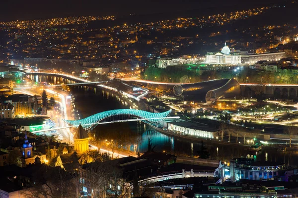 Georgien Tiflis bei Nacht — Stockfoto