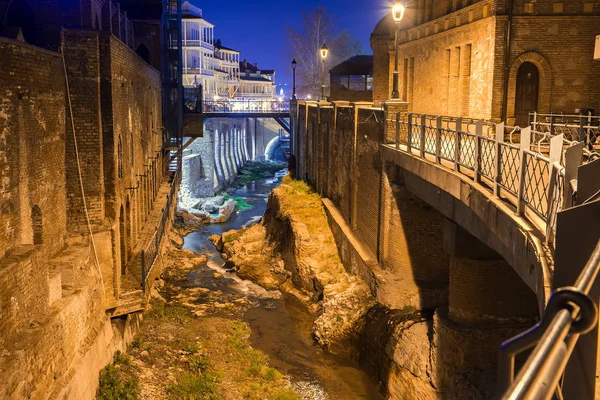 Abanotubani är den gamla stadsdelen i Tbilisi — Stockfoto