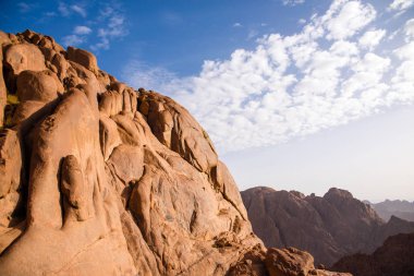 Sina Dağı manzarası