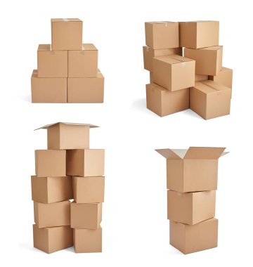 Beyaz arkaplanda çeşitli karton kutuların koleksiyonu