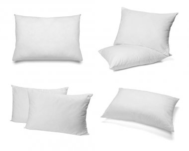 Beyaz arka plan üzerinde çeşitli beyaz yastıklar topluluğu. her biri ayrı ayrı vurulur