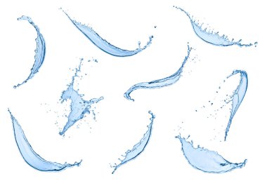 Beyaz arka planda çeşitli su sıçramaları var. Her biri ayrı ayrı çekiliyor.