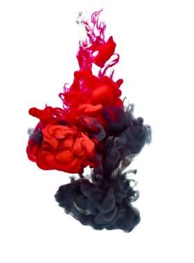 Suda kırmızı ve siyah boya