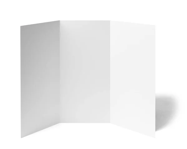 Close Folheto Branco Dobrado Branco Sobre Fundo Branco — Fotografia de Stock