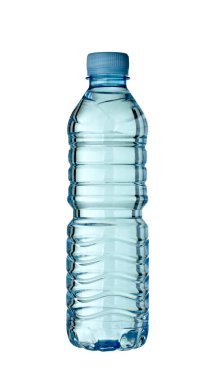 Beyaz arkaplandaki plastik şişeyi kapat