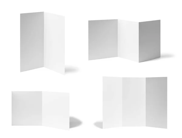Gyűjtése Különböző Üres Hajtogatott Szórólap Vagy Egy Asztali Naptár Fehér — Stock Fotó