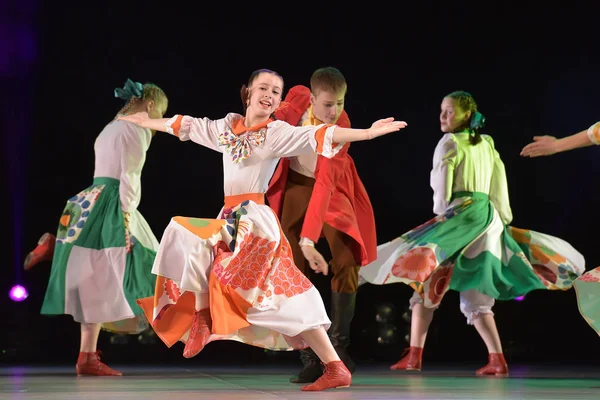 Rusia San Petersburgo 2018 Grupo Danza Infantil Festival Flores Vida — Foto de Stock