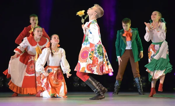 Rusko Petrohrad 2018 Dětská Taneční Skupina Festivalu Květiny Života Tančí — Stock fotografie